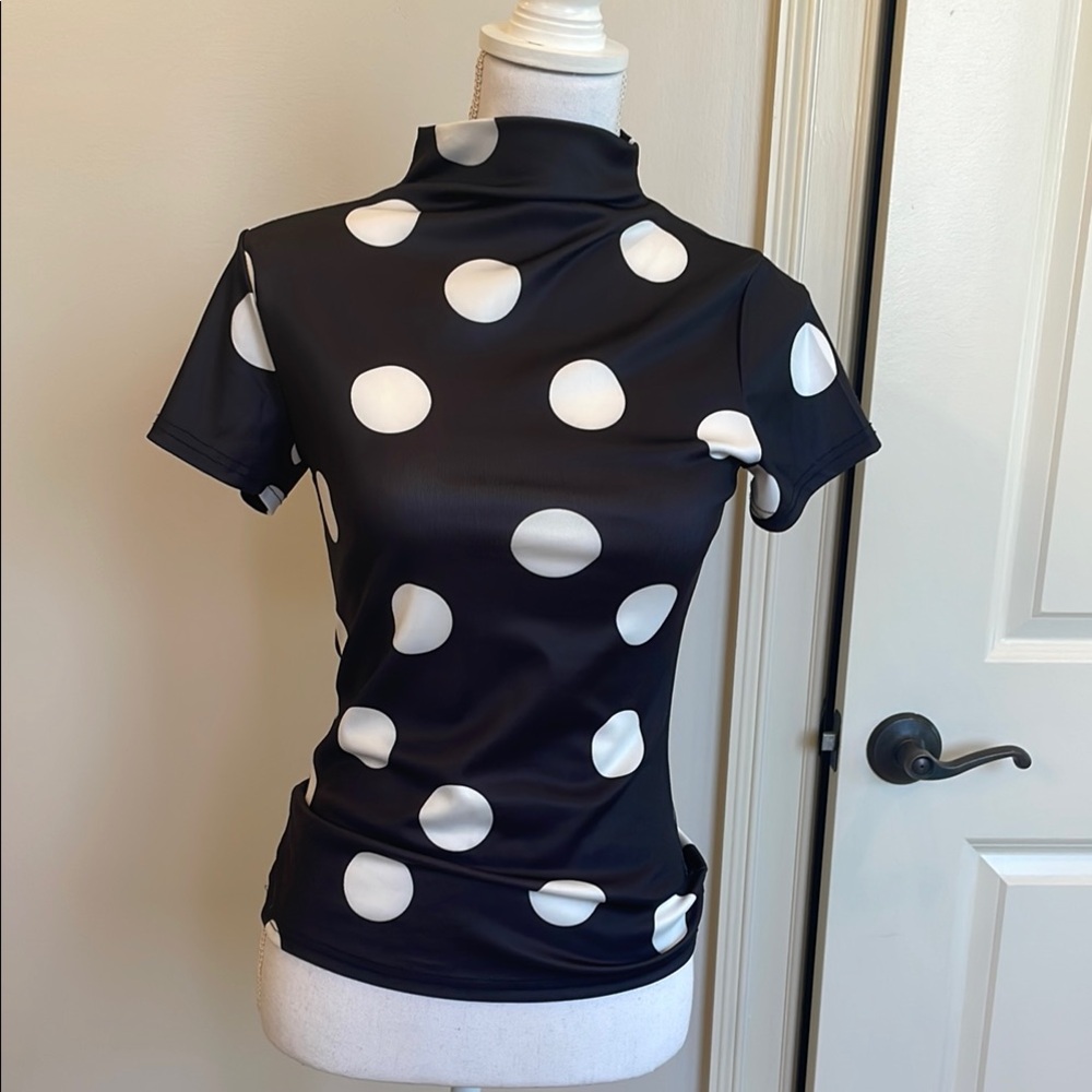 Polka Dot Mock Neck Short Sleeve Top - Black & White